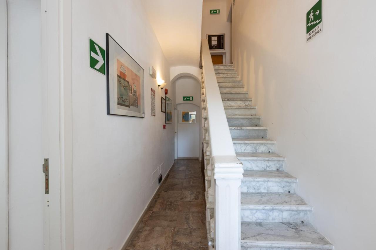 Hotel Castello Monticello Джилио Порто Екстериор снимка