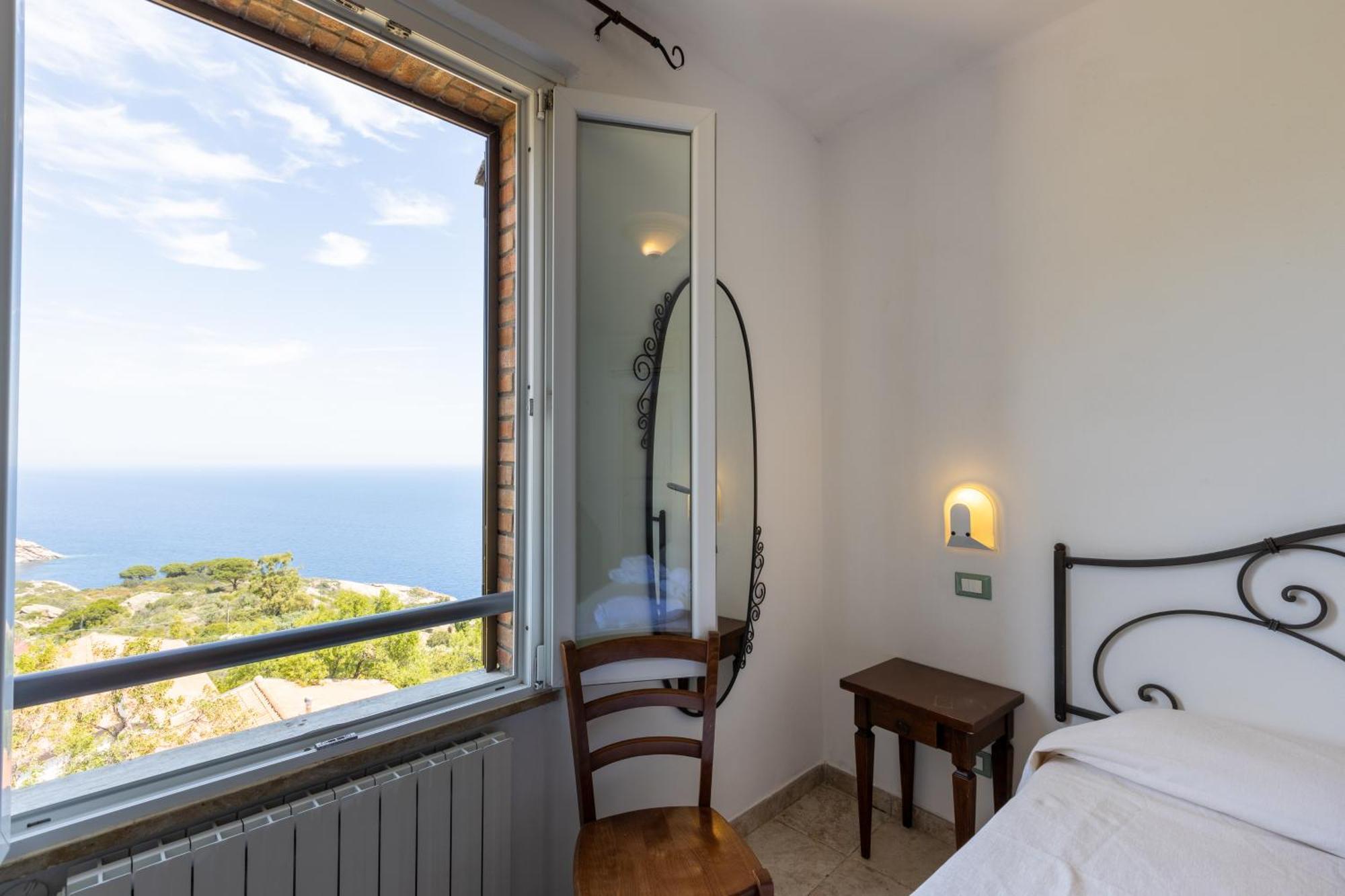 Hotel Castello Monticello Джилио Порто Стая снимка